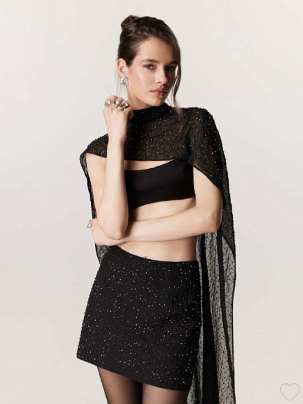 Выглядеть блестяще
До Нового года осталось две недели, и я решила, что в этот период не буду постить сложный контент | Сетка — социальная сеть от hh.ru