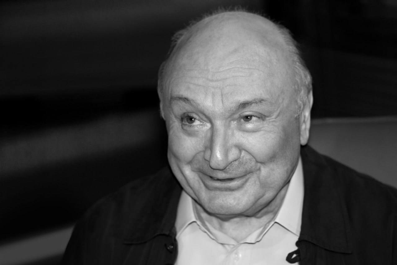 Михаил Жванецкий✍🏻 Конечно, хорошо жить до ста лет. Но где взять столько денег?#цитата
Telegram канал Дом-Книг📕📗📘📙https://t.me/domkn | Сетка — социальная сеть от hh.ru