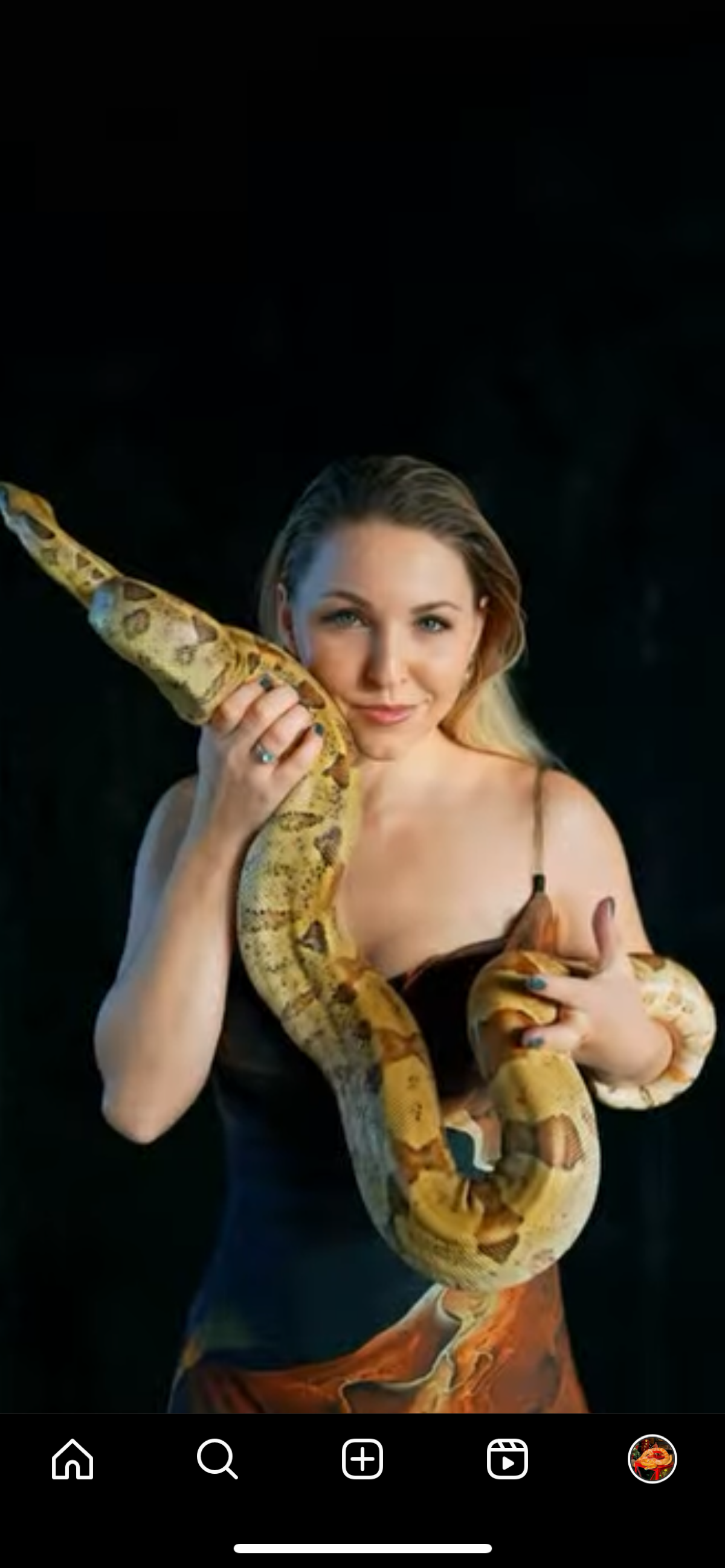 Всем привет! Первый пост, начнем сразу с актуальной темы)
Меня зовут Лариса и я уже 12 лет делаю ярче ваши фотосессии и мероприятия | Сетка — социальная сеть от hh.ru