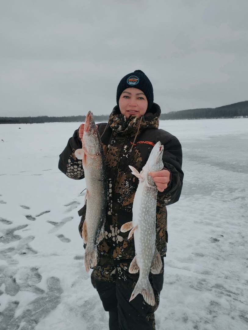 Сезон твёрдой воды 2024-2025 открыла 😊🎣на лёд вышла , бур покрутила , поклёвки увидела , рыбку поймала 😉🐊🐊🐊
Всем НХНЧ 🤞 | Сетка — социальная сеть от hh.ru