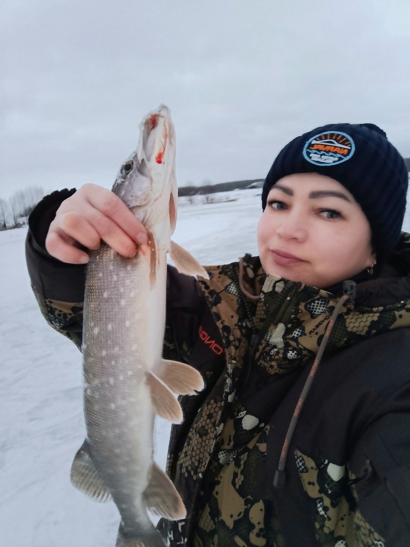 Сезон твёрдой воды 2024-2025 открыла 😊🎣на лёд вышла , бур покрутила , поклёвки увидела , рыбку поймала 😉🐊🐊🐊
Всем НХНЧ 🤞 | Сетка — социальная сеть от hh.ru