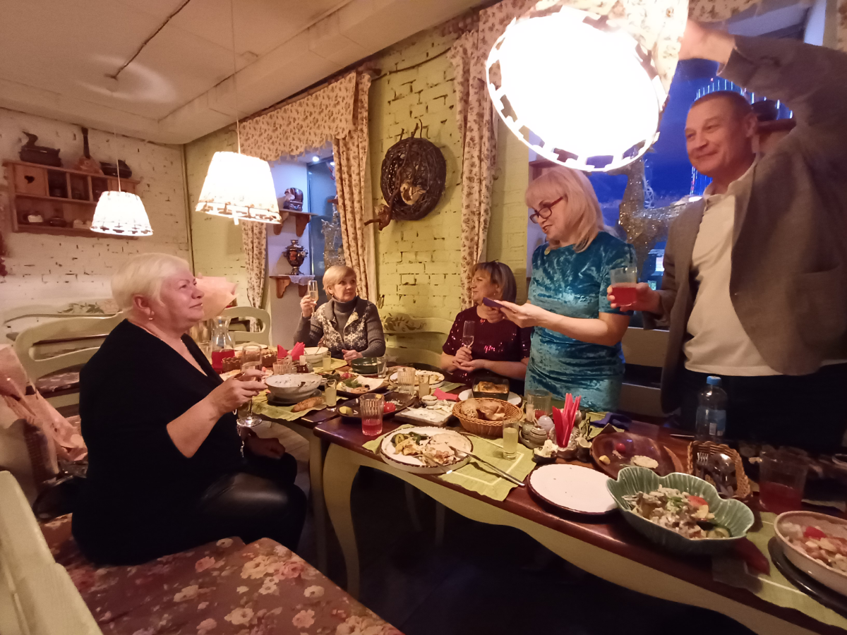 Ирина! Сестрёнка! Ещё раз поздравляем тебя с Днём рождения!
Пусть заветные мечты исполнятся!
15 декабря 2024. Челябинск. "Журавлина" | Сетка — социальная сеть от hh.ru