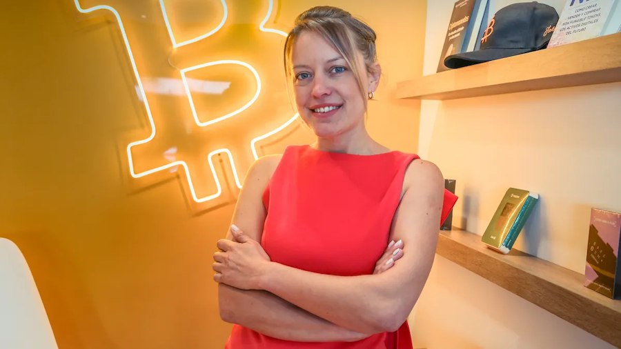 Испанская BitBase выделила $524 000 на сеть криптоматов в Аргентине | Сетка — социальная сеть от hh.ru