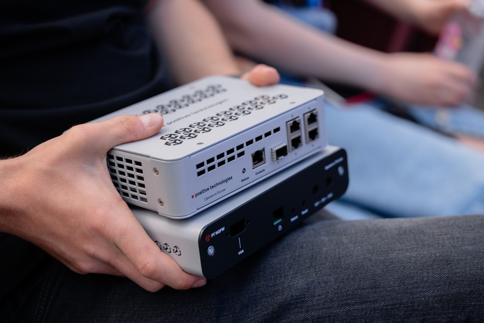 Ранее я уже делал материал по отечественному NGFW от одной из кибербез‑компаний, поэтому решил продолжить практику и поговорить о других NGFW | Сетка — социальная сеть от hh.ru