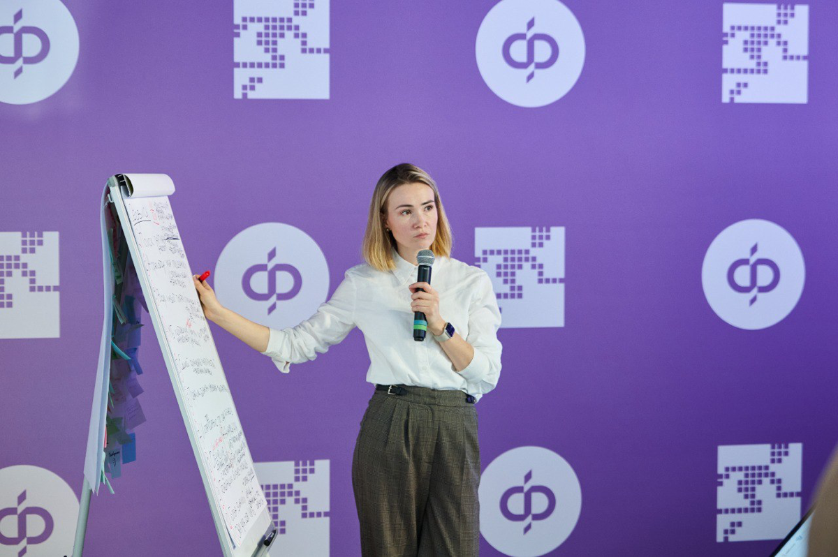 Как за час съемки выдавать 50 минут контента? 🎥
Мой текущий опыт позволяет. Давайте поделюсь и с вами. Самое важное в этом деле— подготовка.
🎼До записи
1. Готовим презентацию | Сетка — социальная сеть от hh.ru