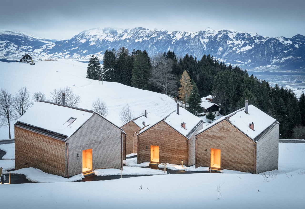 📍Peterhof Chalets
Очаровательные шале в австрийских Альпах, у горнолыжного курорта Фуркс | Сетка — социальная сеть от hh.ru