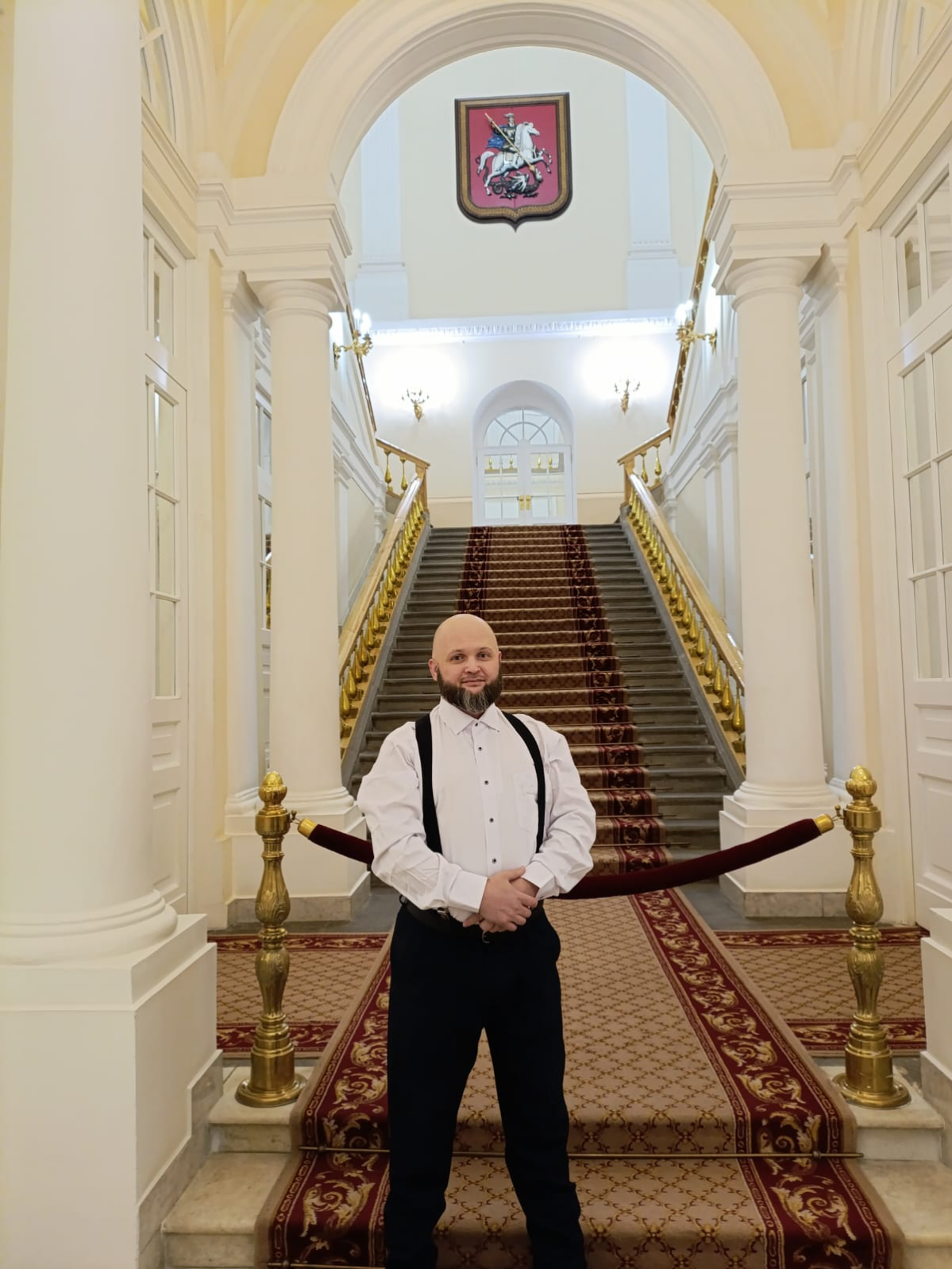 🌟 Торжественная номинация в сердце Москвы! 🌟  
Прошло незабываемое событие в мраморном зале Дома правительства города Москвы по адресу: ул. Тверская, 13 | Сетка — социальная сеть от hh.ru