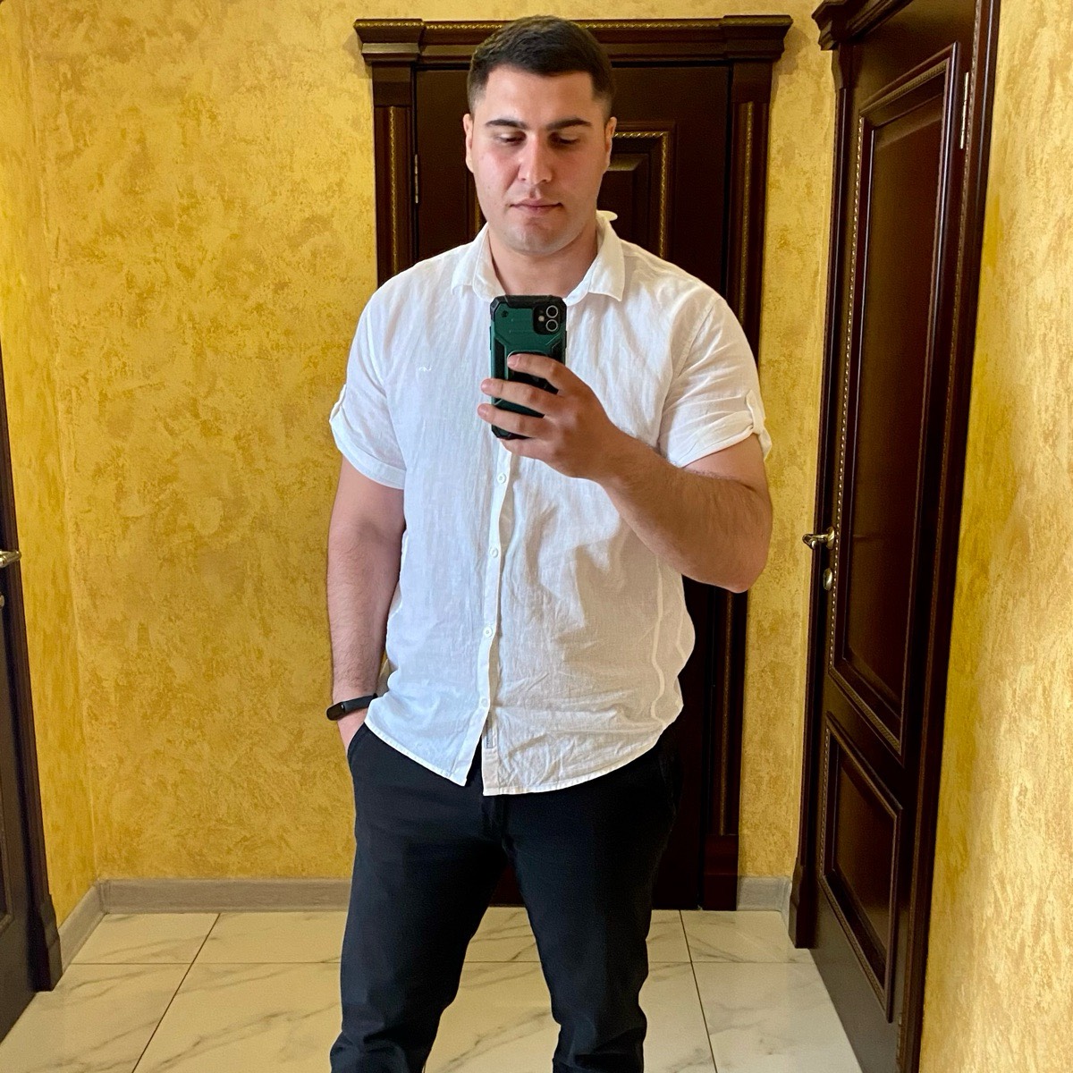 Артем Артем | Сетка — социальная сеть от hh.ru