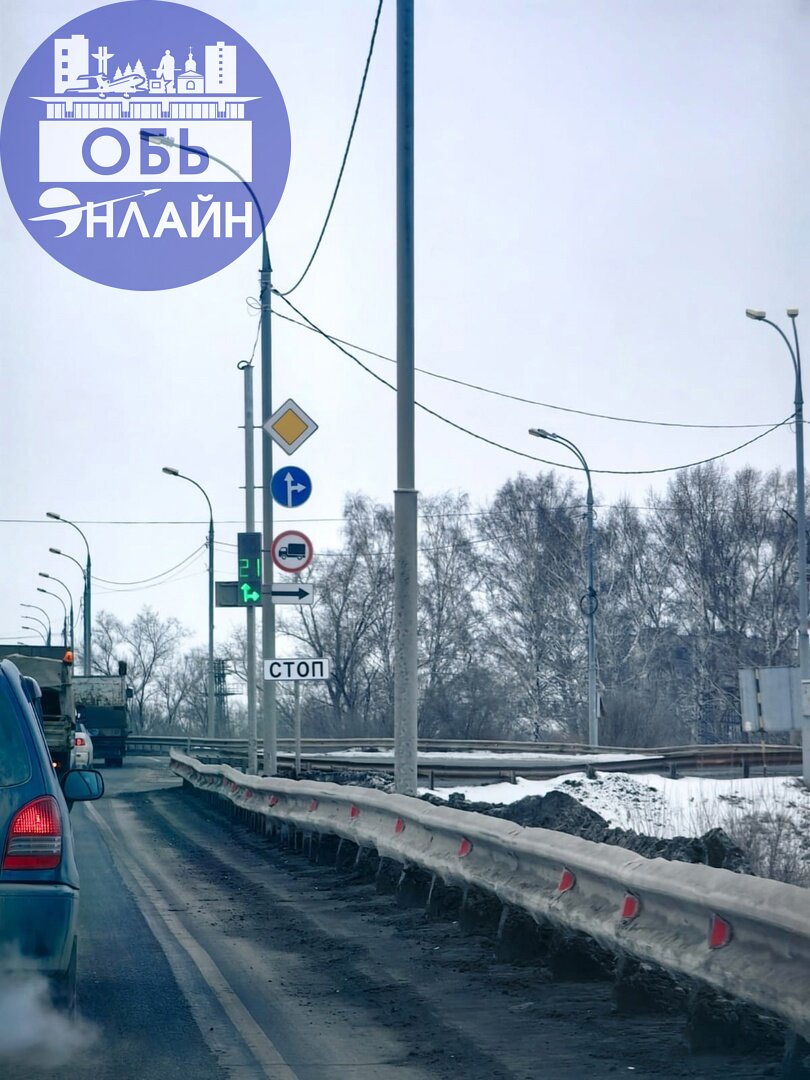 ↗ Не было печали, пока светофор не включали
Чтобы автомобилистам жизнь мёдом не казалась, дорожники организовали искусственную пробку | Сетка — социальная сеть от hh.ru