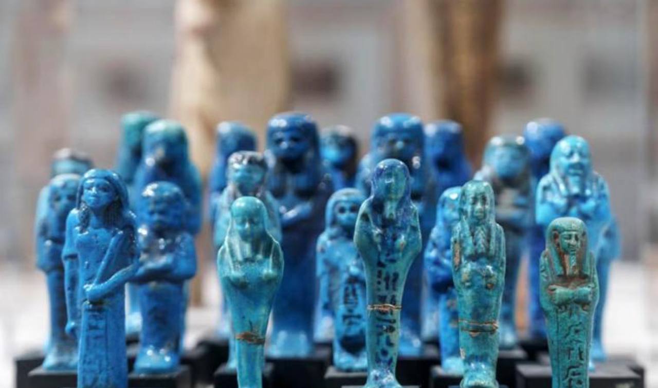 Гид для московских интеллектуалов 
Если ты хочешь вдохновиться чем-то большим, чем новогодняя мишура, у меня для тебя хорошие новости | Сетка — социальная сеть от hh.ru