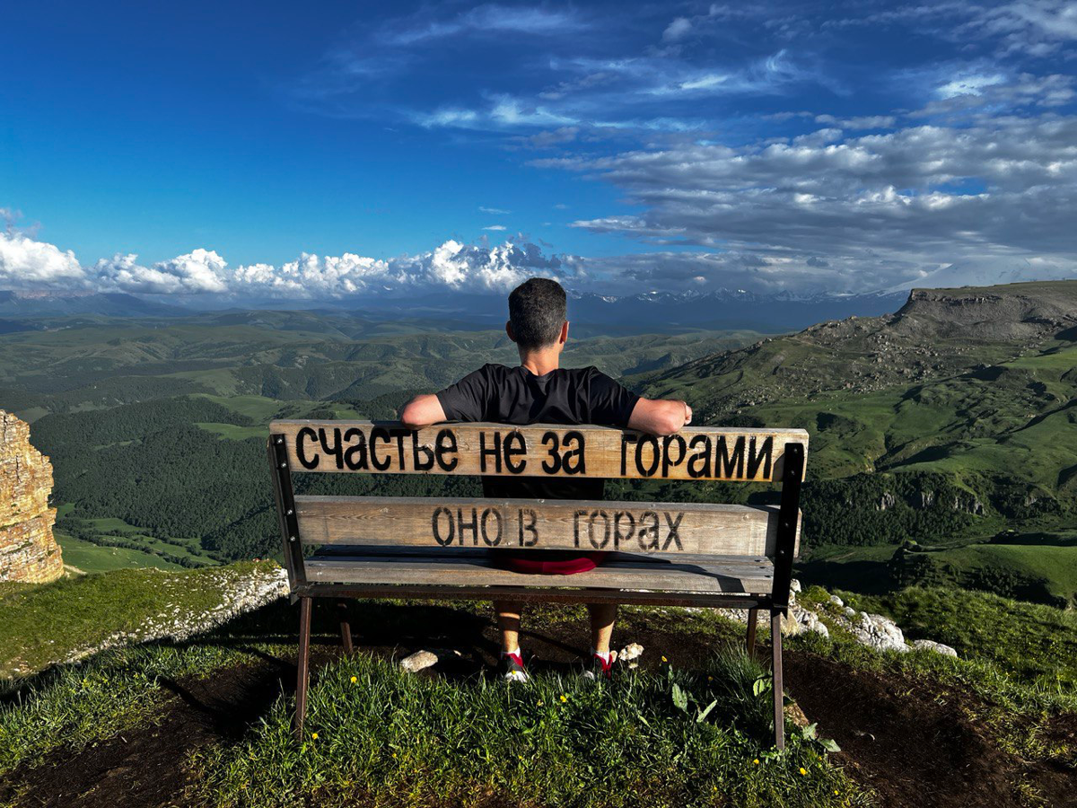 Вот и пролетел 2024, а значит пора заземлиться, сделать новые выводы, поделиться благодарностью и сформировать новые смыслы.
Что я смог понять в этом году:
1. Ответственность — это дисциплина | Сетка — социальная сеть от hh.ru