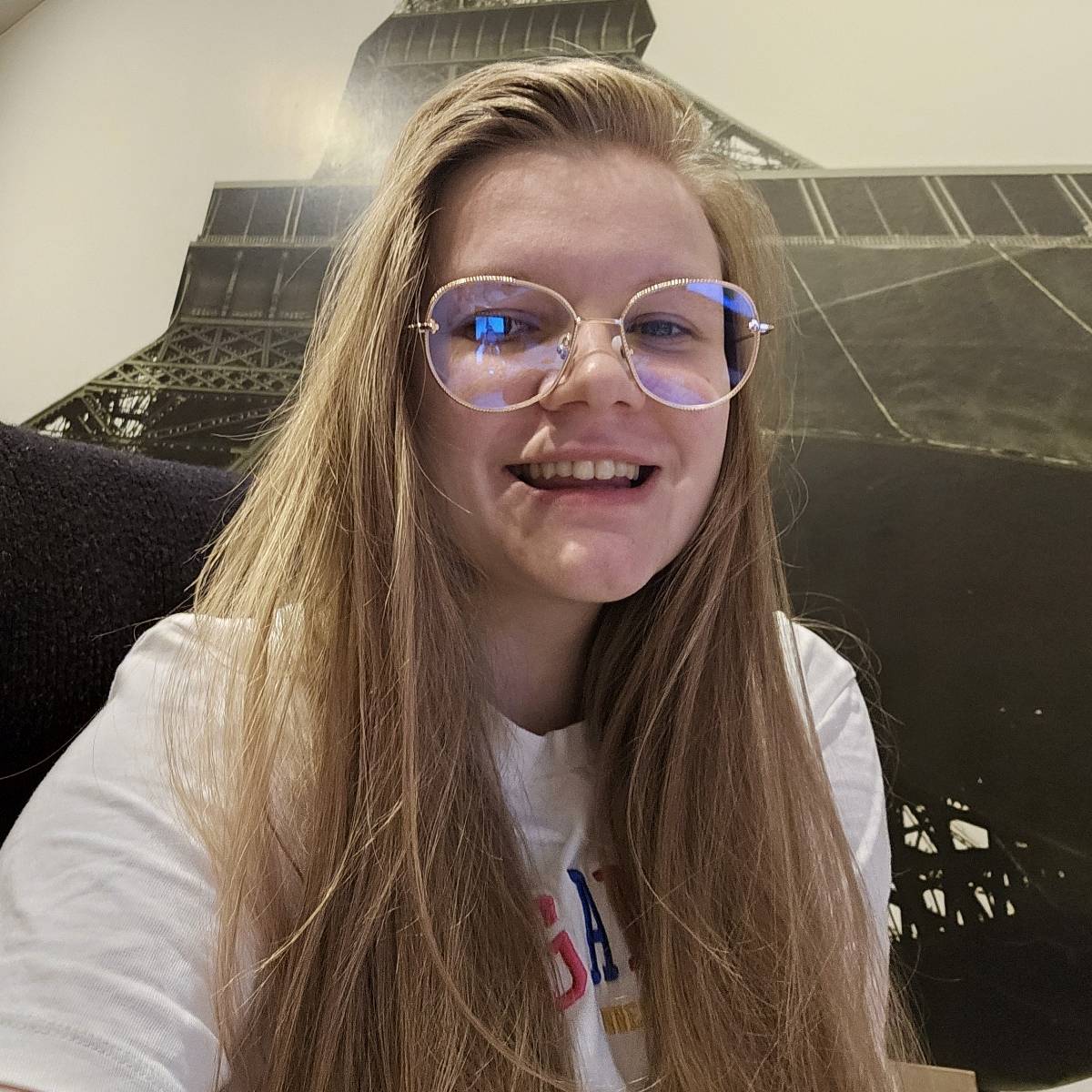 Николь Надервель | Сетка — социальная сеть от hh.ru