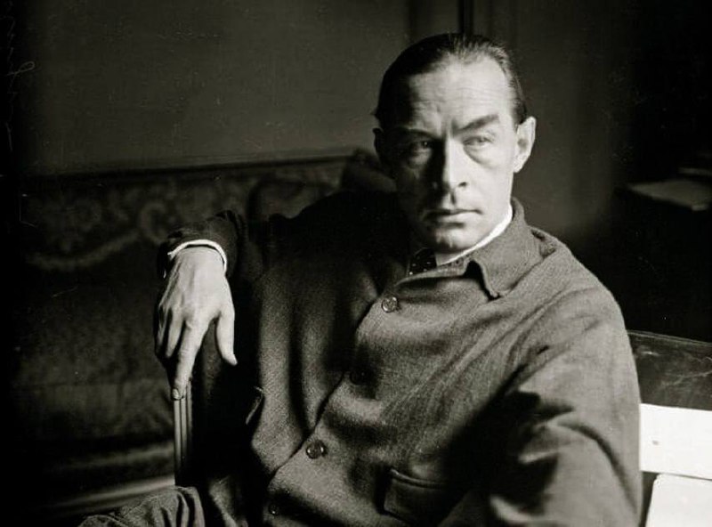 Эрих Мария Ремарк✍🏻 По-настоящему лечит душу только близкий человек. По-настоящему калечит – тоже.#цитата
Telegram канал Дом-Книг📕📗📘📙https://t.me/domkn | Сетка — социальная сеть от hh.ru