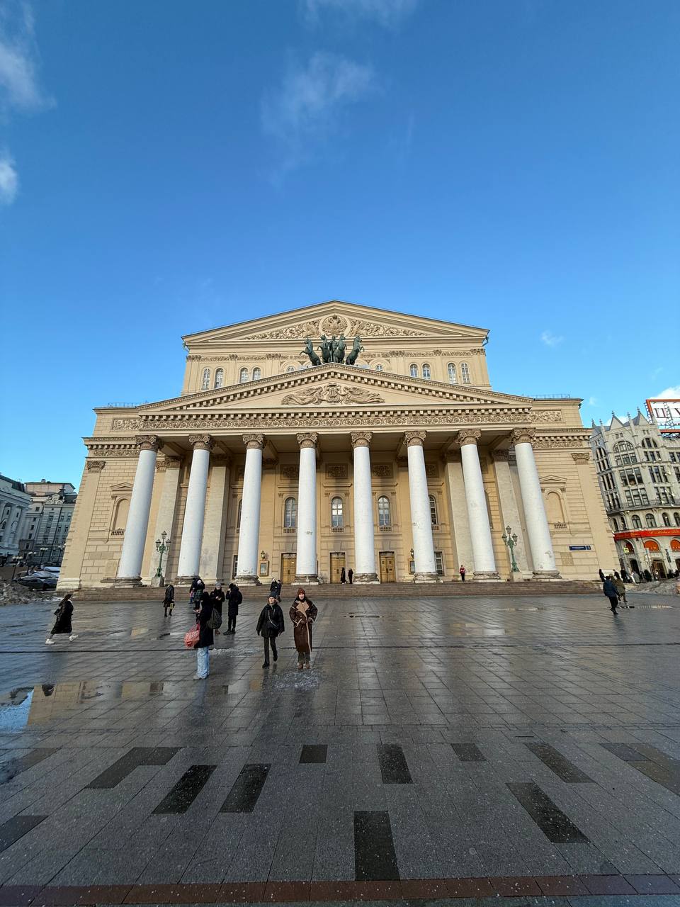 🩰Пост про балет и оперу
Вчера мы ходили на «Щелкунчика» в Кремлёвский дворец.
Сегодня посетили оперу «Луиза Миллер» в Большом театре.
Начну с оперы | Сетка — социальная сеть от hh.ru