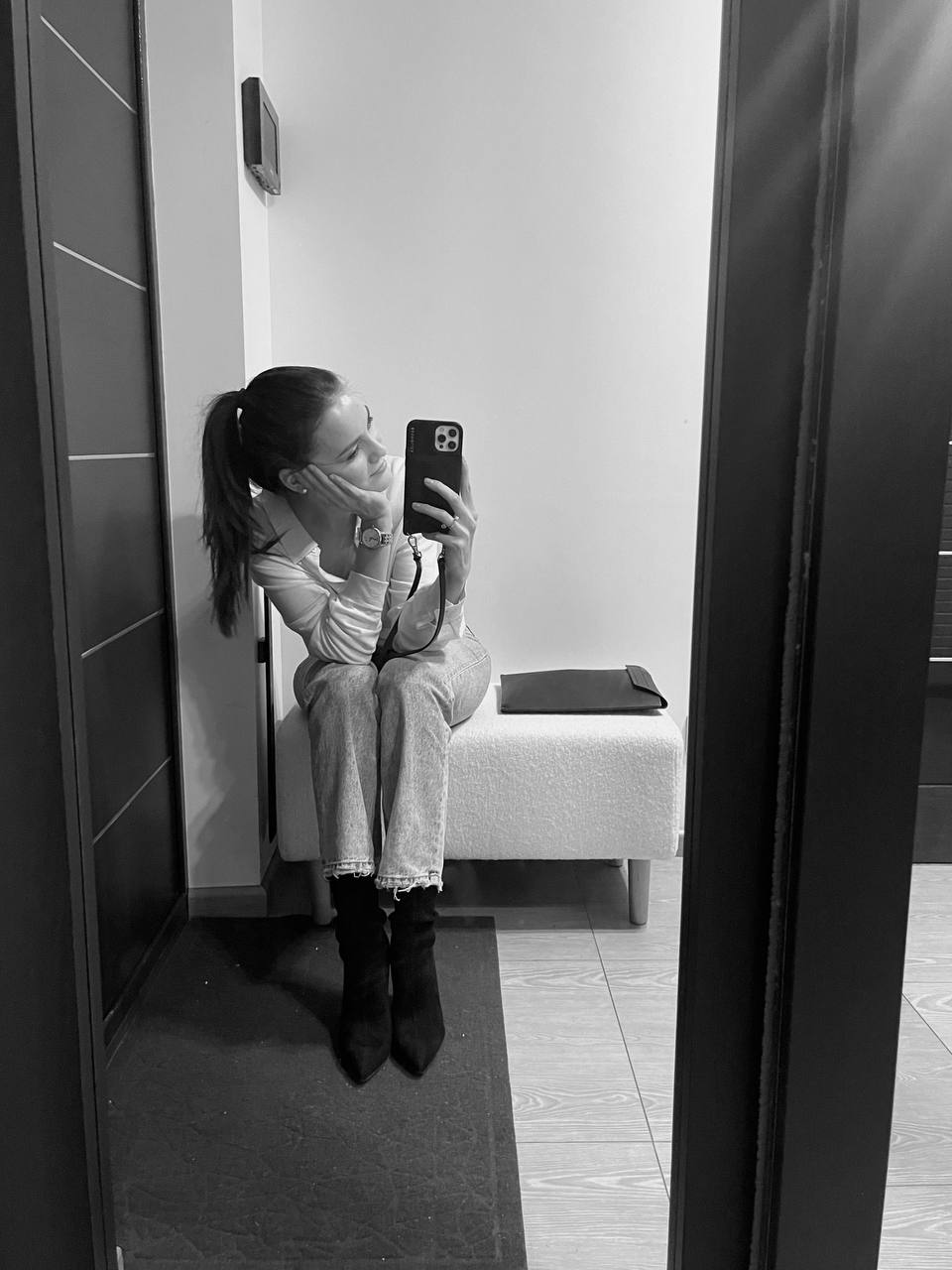 1. Про обучение
Лекция в Британке и витрины jacquemus с selfridges настолько запали в мое сердечко, что я решила полноценно обучиться на визуального мерча-витриниста
— полгода буду изучать... | Сетка — социальная сеть от hh.ru