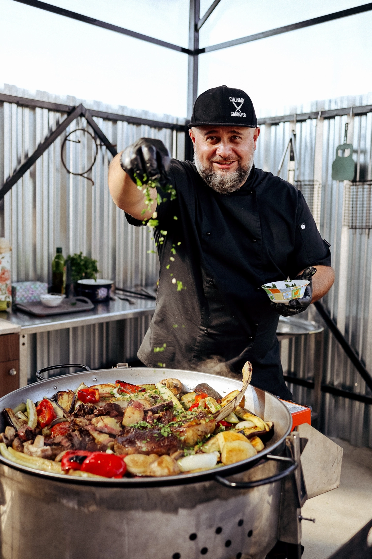 #тффуд
Снял контент для мобильного шефа. Уложились в 2 часа, затем ещё полтора часа все это ели и запивали вином. Думаю стать фотографом шефов :) | Сетка — социальная сеть от hh.ru