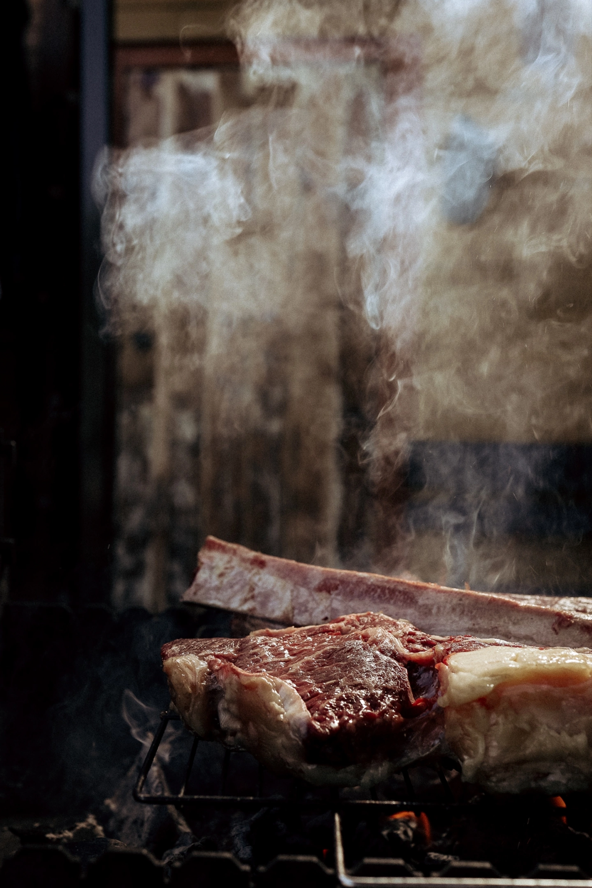 #тффуд
Снял контент для мобильного шефа. Уложились в 2 часа, затем ещё полтора часа все это ели и запивали вином. Думаю стать фотографом шефов :) | Сетка — социальная сеть от hh.ru