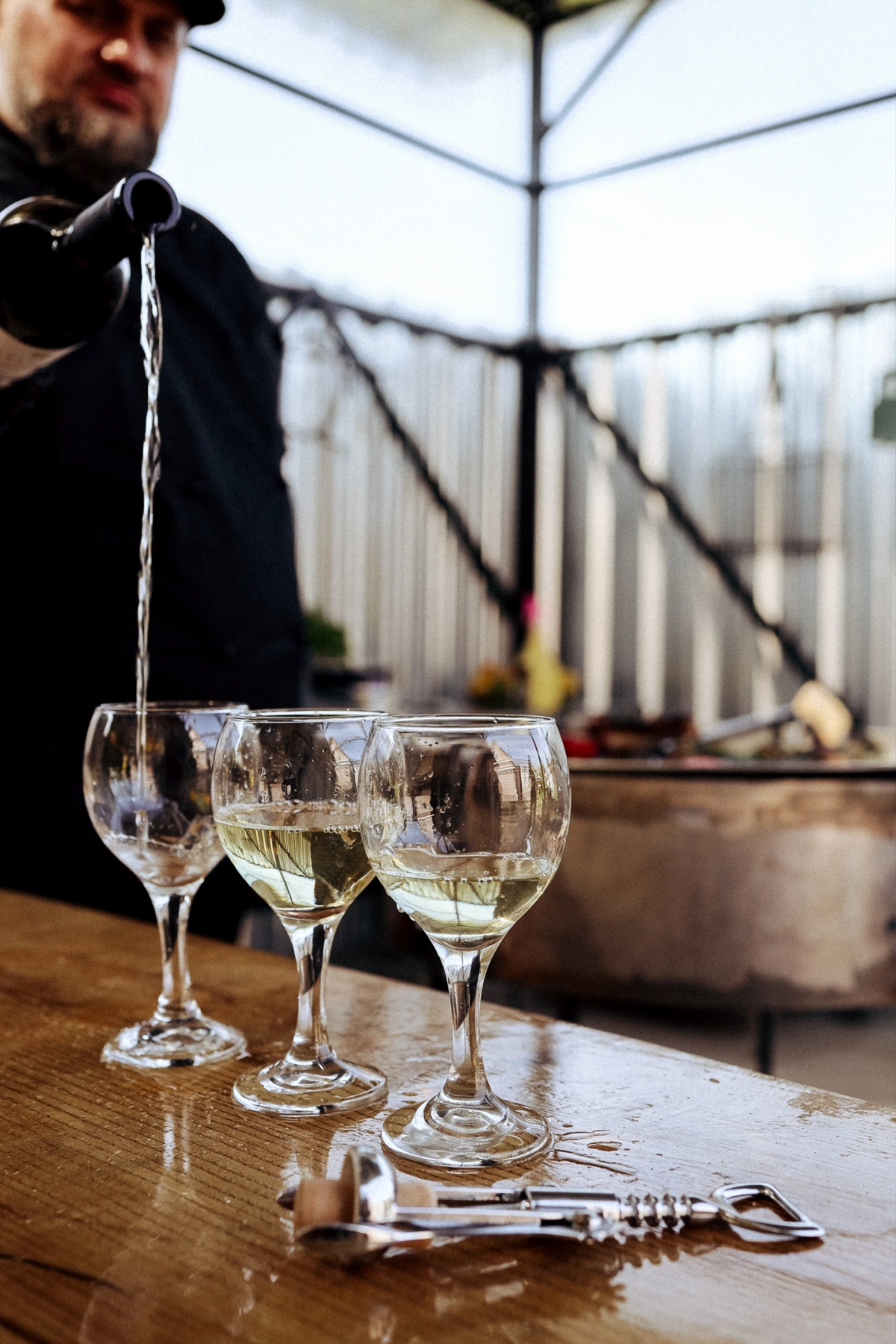 #тффуд
Снял контент для мобильного шефа. Уложились в 2 часа, затем ещё полтора часа все это ели и запивали вином. Думаю стать фотографом шефов :) | Сетка — социальная сеть от hh.ru