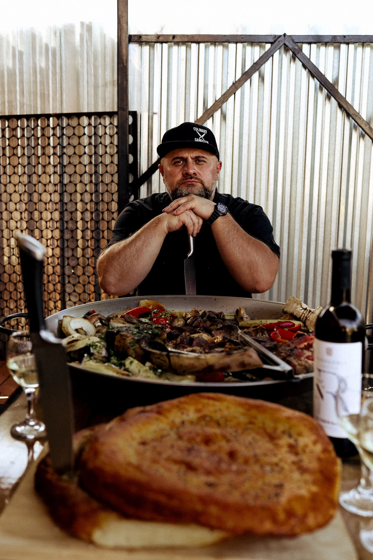 #тффуд
Снял контент для мобильного шефа. Уложились в 2 часа, затем ещё полтора часа все это ели и запивали вином. Думаю стать фотографом шефов :) | Сетка — социальная сеть от hh.ru