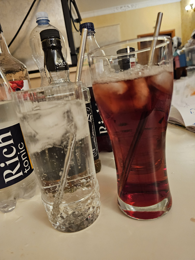 #Живели #ВашеЗдоровье #Cheers 🍹 🍸 🤩 | Сетка — социальная сеть от hh.ru
