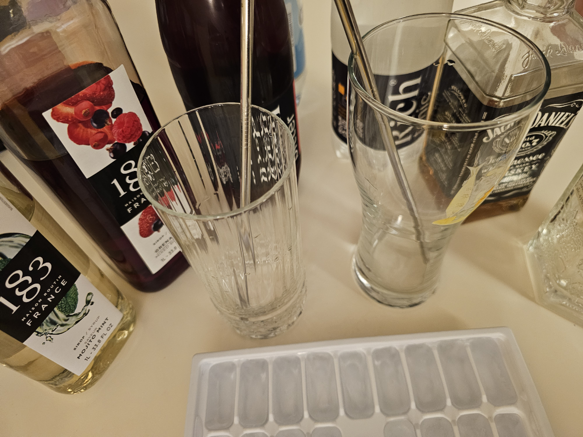 #Живели #ВашеЗдоровье #Cheers 🍹 🍸 🤩 | Сетка — социальная сеть от hh.ru