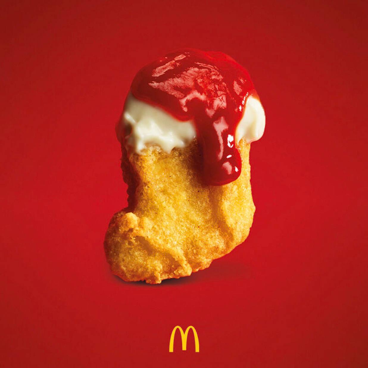 Ленивые, но креативные маркетологи McDonald’s выложили рождественский заляпанный в кетчунезе наггетс.
Когда дедлайны горят, а вместе с ними бюджеты 😁
🍕 зумеры любят пиццу | Сетка — социальная сеть от hh.ru