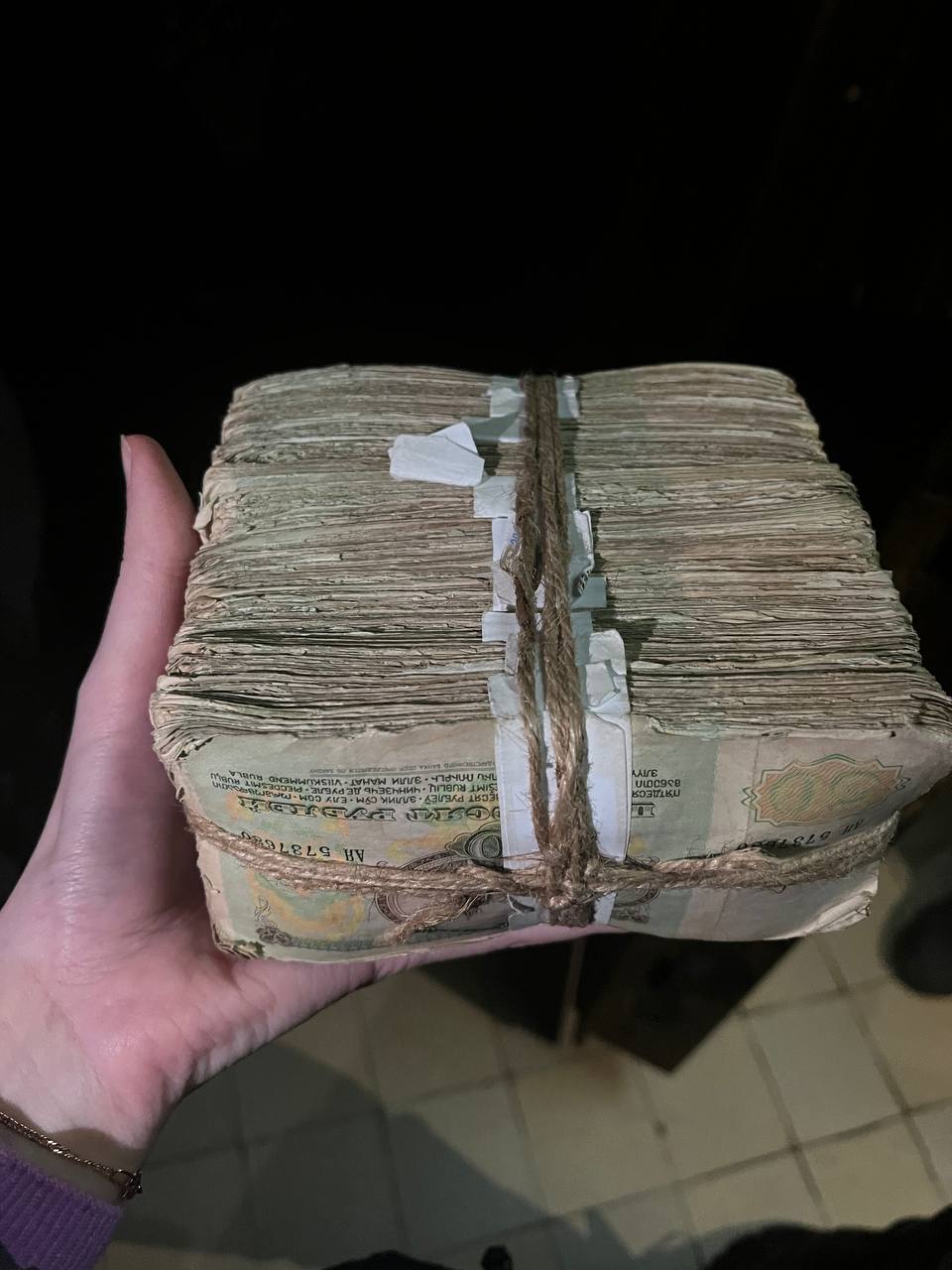 Последняя рабочая неделя этого года❄️🎁🎄
А на фотках представлена в материализованном виде вся трудовая жизнь среднестатистической советской женщины за 30+ стажа | Сетка — социальная сеть от hh.ru