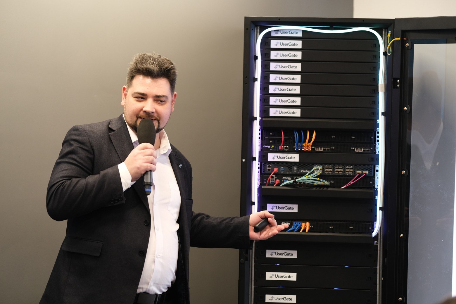 Я как-то брал интервью у представителя Solar об их Next Generation Firewall (NGFW). Оно затрагивало технические аспекты разработки таких решений | Сетка — социальная сеть от hh.ru