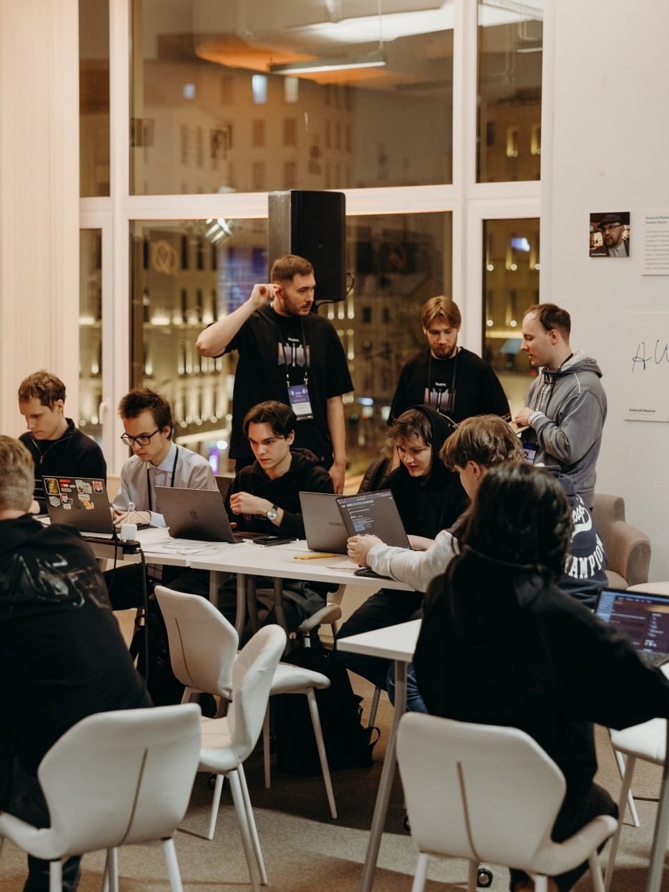 Закончился микро трип в Москву, за пару дней успел сходить на два ивента Ночь опенсорс библиотек и Frontend Night by Sber | Сетка — социальная сеть от hh.ru