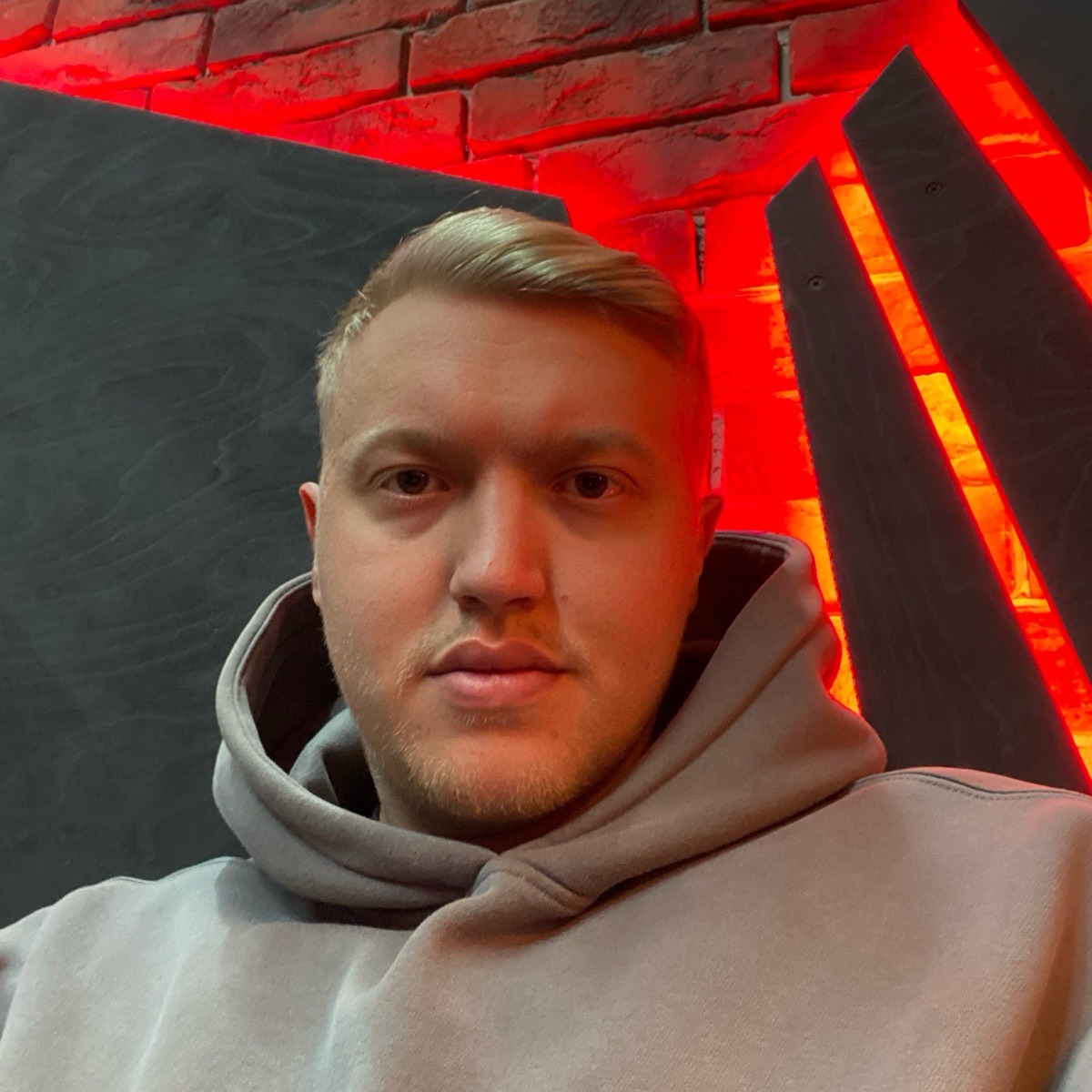 Александр Дмитриенко