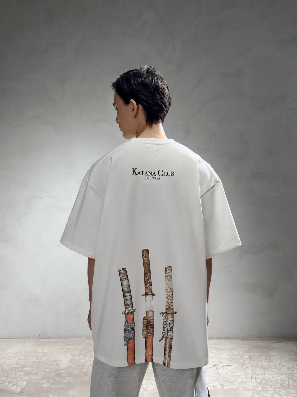 Пополнили базу футболкой – KATANA CLUB T-SHIRT в цвете MILK 🍚🌾
Еще один красивый принт с традиционными японскими элементами для вашей коллекции.
KATANA CLUB. Катана – японский меч (дайто) | Сетка — социальная сеть от hh.ru