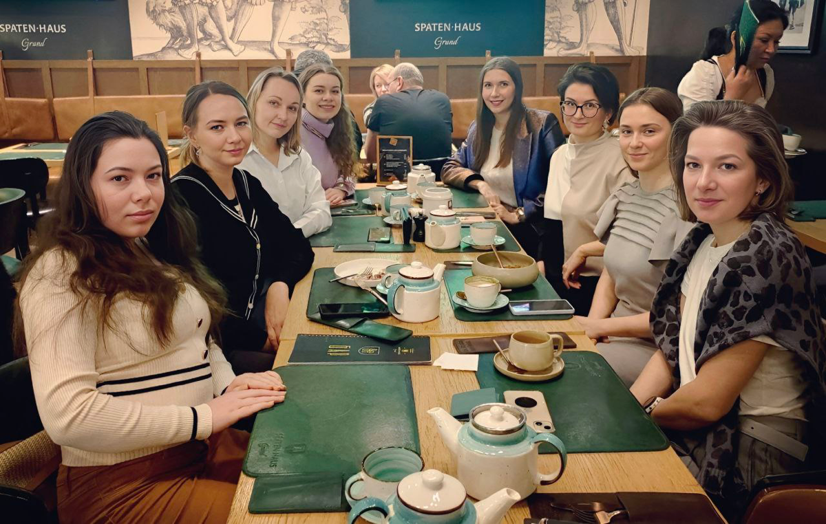 Опробовала для себя новый формат-карьерные встречи. Это такое событие, когда эксперты из разных отраслей собираются поделиться своим мнением на важные для развития карьеры темы | Сетка — социальная сеть от hh.ru