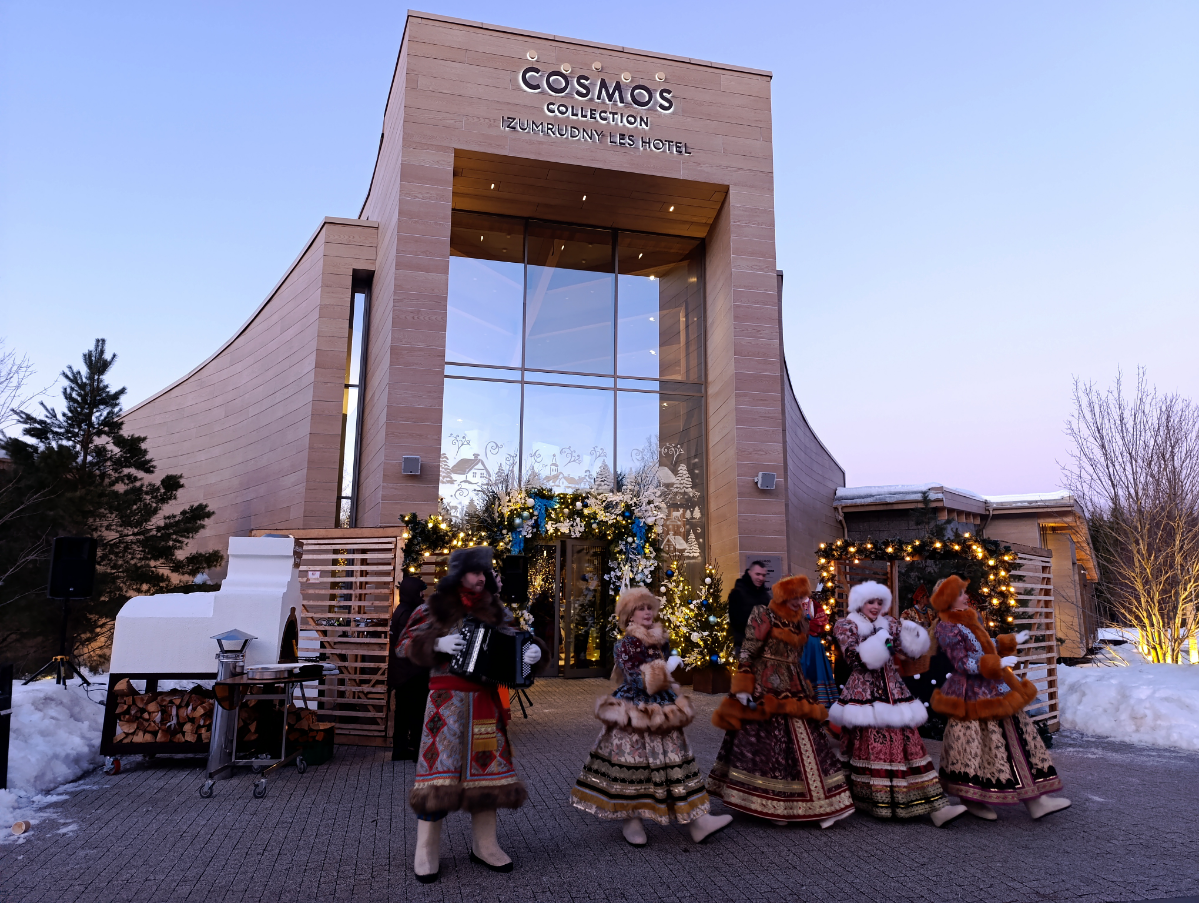 Новогодний корпоратив для АФК Система совместно с агентством Amigo Event Service.
За декор отвечала Алёна Гасанова. Ведущий Вадим Ждан и Ольга Жук. Хедлайнеры Artik&Asti | Сетка — социальная сеть от hh.ru