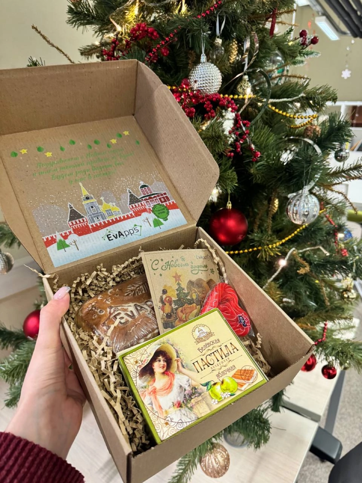 Мы на финишной прямой! ❄
Наши новогодние сани доставили дорогим клиентам и партнёрам все подарки (ну почти все)!
И теперь мы точно знаем: даже если бы пришлось преодолевать снежные бури, пробки на дор... | Сетка — социальная сеть от hh.ru