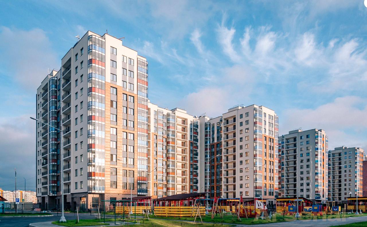 🏢 Как выгодно купить двушку?
Да так, чтобы переехать в нее сейчас, а оформить ипотеку только через два года? 🗝️
Беспроцентная рассрочка в готовом доме до 2 лет!
Представьте: всего 20% первоначального ... | Сетка — социальная сеть от hh.ru