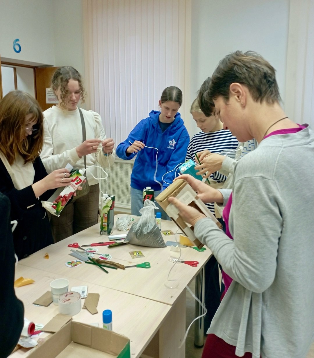 🐦🐧Каждый год в Музее воды проходят экологические акции помощи зимующим птицам.
В этом году гостями Музея воды стали ребята 9 класса Православной школы искусств | Сетка — социальная сеть от hh.ru