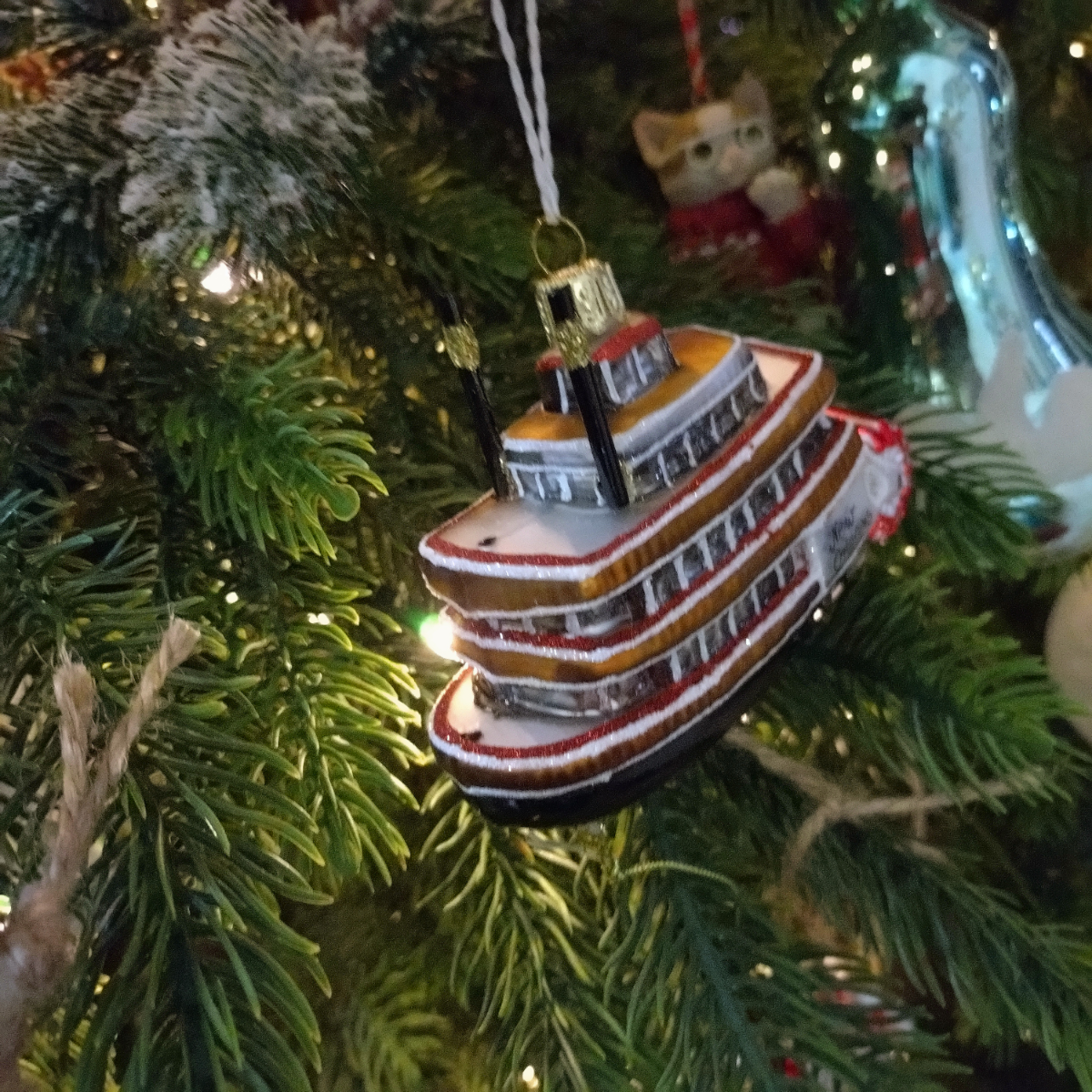 Пусть в новом году всё будет лучше, светлее и теплее, больше моря, меньше стрессов и лучше результаты, больше любви, здоровья и взаимопонимания  
С наступающим!😁 | Сетка — социальная сеть от hh.ru