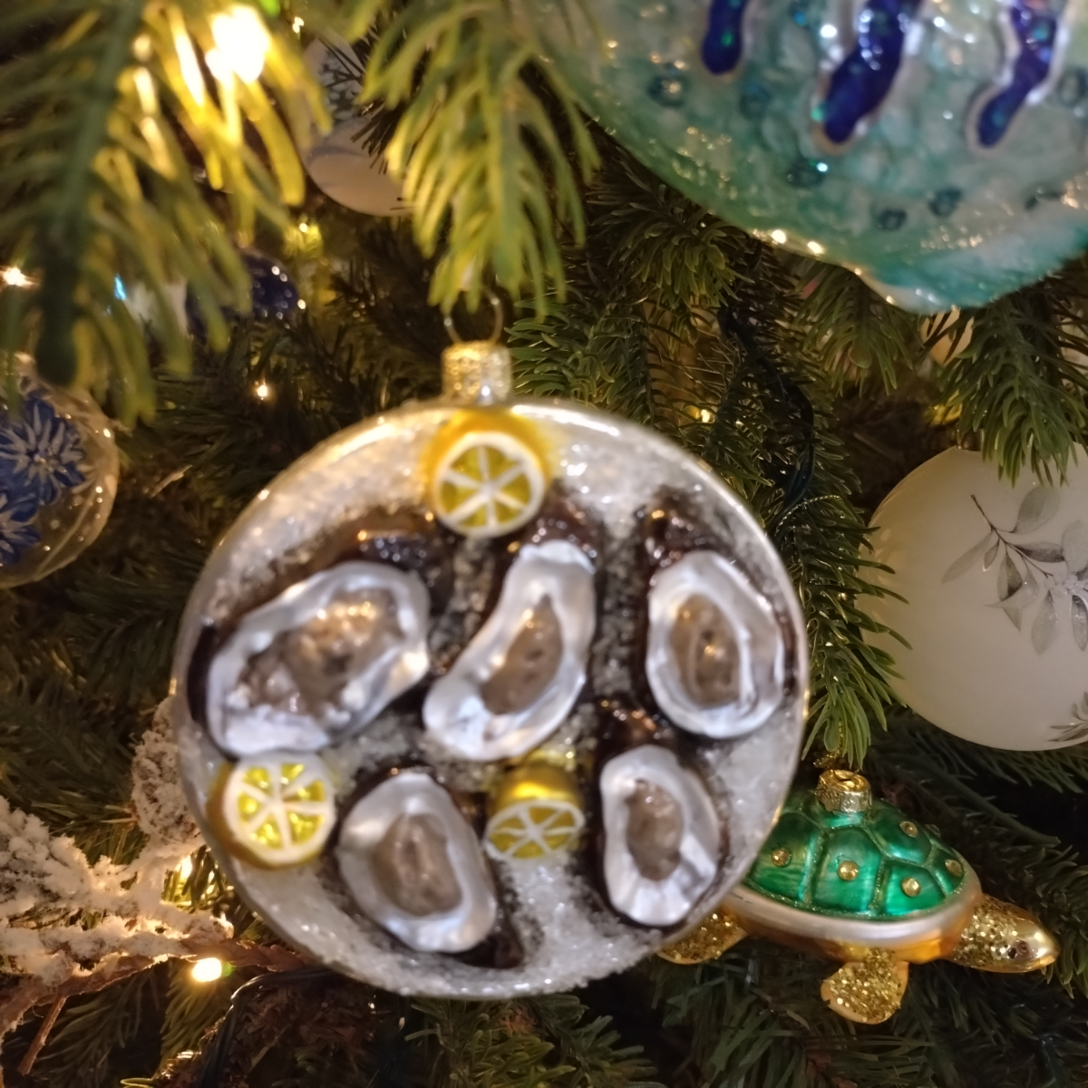 Пусть в новом году всё будет лучше, светлее и теплее, больше моря, меньше стрессов и лучше результаты, больше любви, здоровья и взаимопонимания  
С наступающим!😁 | Сетка — социальная сеть от hh.ru