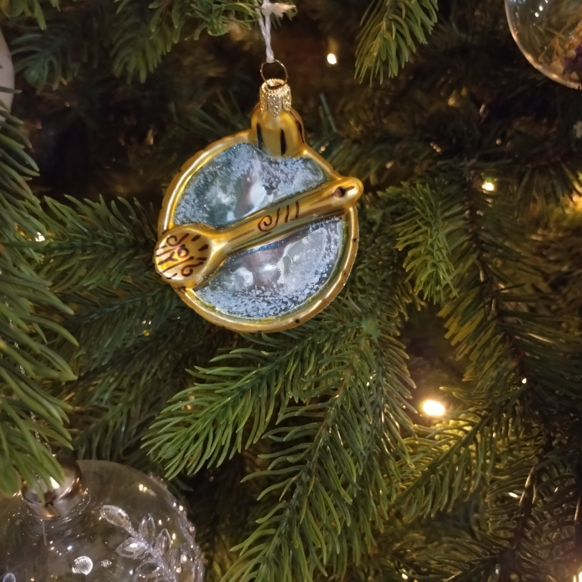 Пусть в новом году всё будет лучше, светлее и теплее, больше моря, меньше стрессов и лучше результаты, больше любви, здоровья и взаимопонимания  
С наступающим!😁 | Сетка — социальная сеть от hh.ru