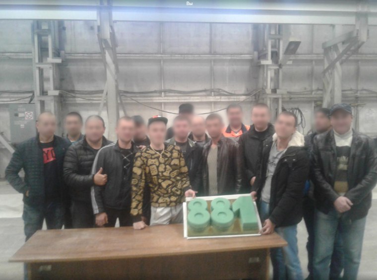 Для подведения итогов года со своими сотрудниками - не забывайте про рабочих!!! Помимо обычных корпоративов и подарков, вспомните их рекорды и победы. Это круто поднимает вовлечённость)))) | Сетка — социальная сеть от hh.ru