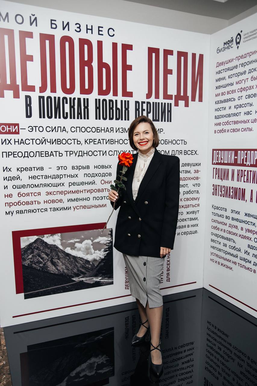 Друзья!
⠀
Вот и всё, 2024-й… Какой год, а? Он нас испытывал, удивлял, учил, и при этом сделал нас только сильнее. Но главное, он напомнил, какие вы потрясающие | Сетка — социальная сеть от hh.ru