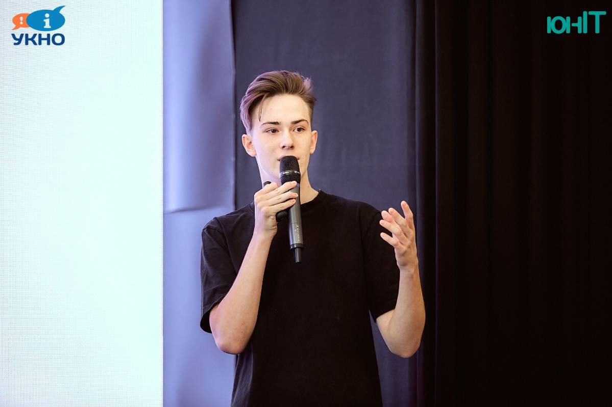 Дмитрий Степанов