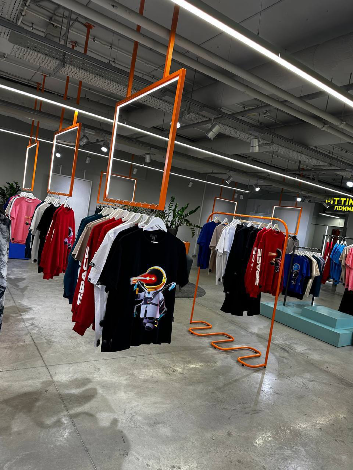 🚀Будь SPACE!
HERO SPACE, поэт и NFT-художник Василий Попов создал в свое время для нашего сообщества сотни уникальных космонавтов 👨🏻‍🚀
Они стали нашим символом и вполне логичный шаг – появление фирмен... | Сетка — социальная сеть от hh.ru