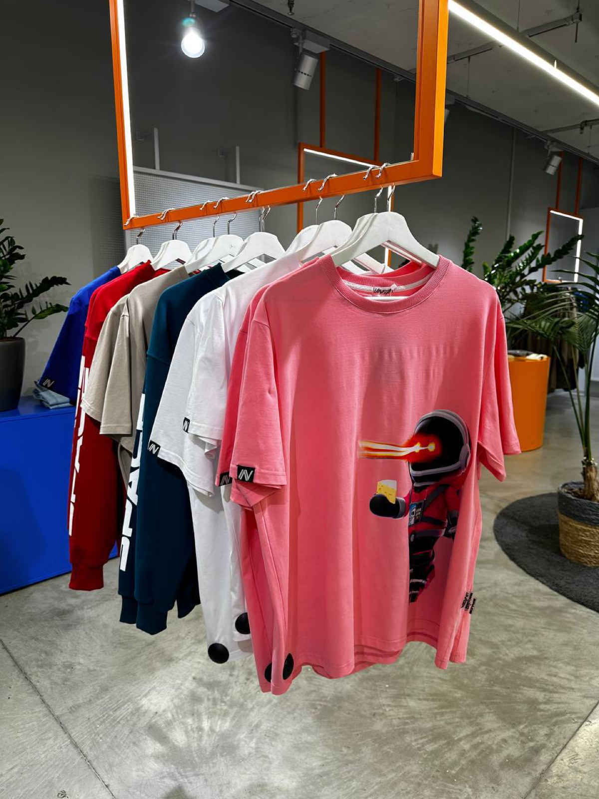 🚀Будь SPACE!
HERO SPACE, поэт и NFT-художник Василий Попов создал в свое время для нашего сообщества сотни уникальных космонавтов 👨🏻‍🚀
Они стали нашим символом и вполне логичный шаг – появление фирмен... | Сетка — социальная сеть от hh.ru