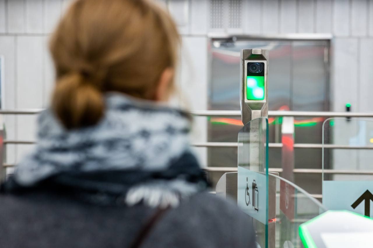 🚌 Москвичи смогут оплачивать проезд по биометрии в ряде электробусов и автобусов в 2025 году
Об этом сообщил журналистам заммэра по вопросам транспорта и промышленности Максим Ликсутов
📲Подпишитесь на... | Сетка — социальная сеть от hh.ru