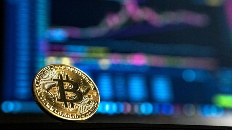 Странное спокойствие на крипторынке: что происходит с биткоином под конец года | Сетка — социальная сеть от hh.ru