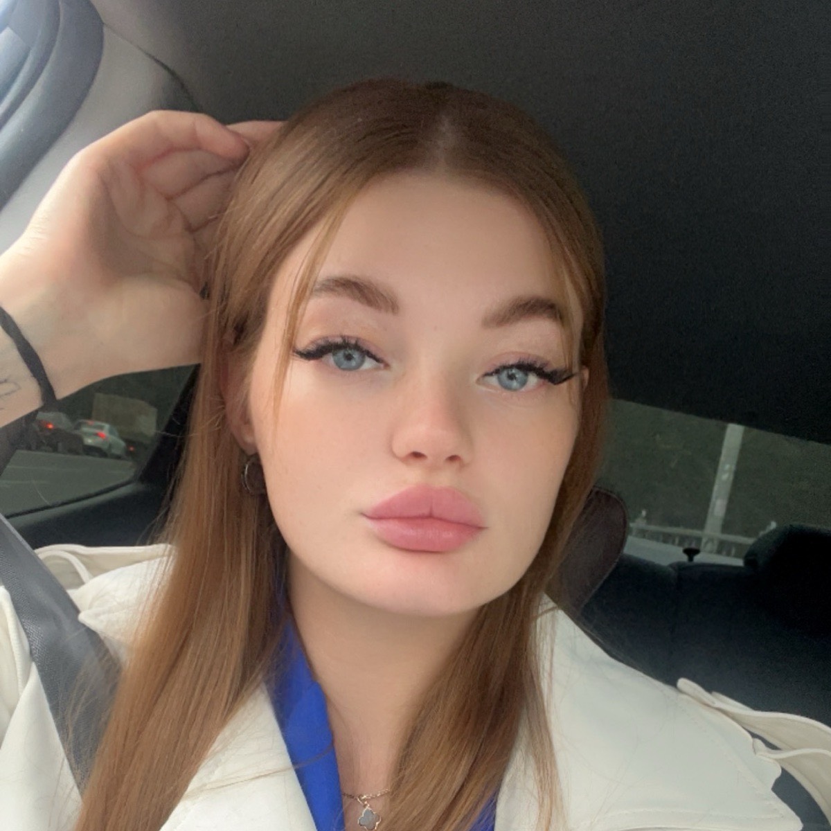 Яна Яковец