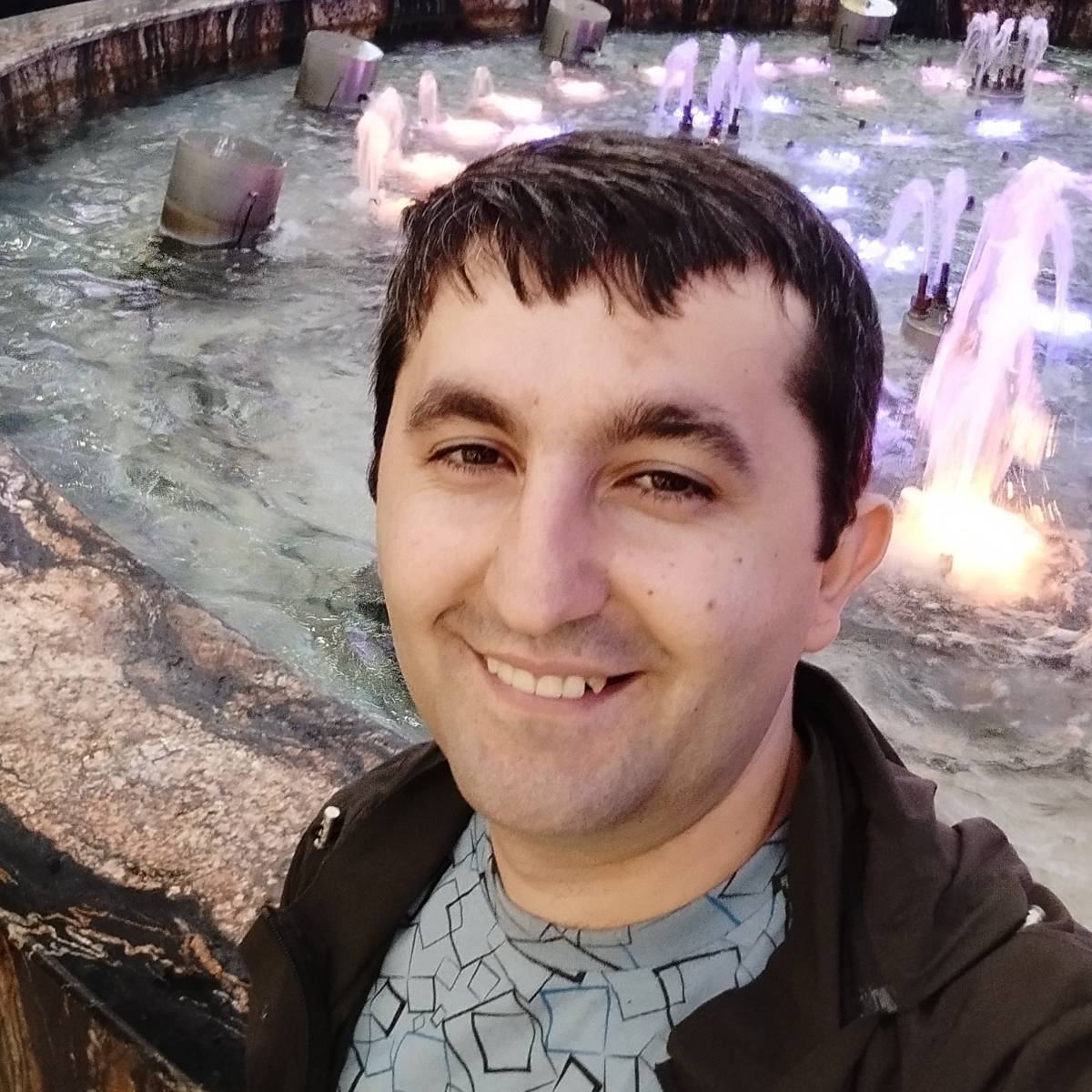 Нарек Акобян