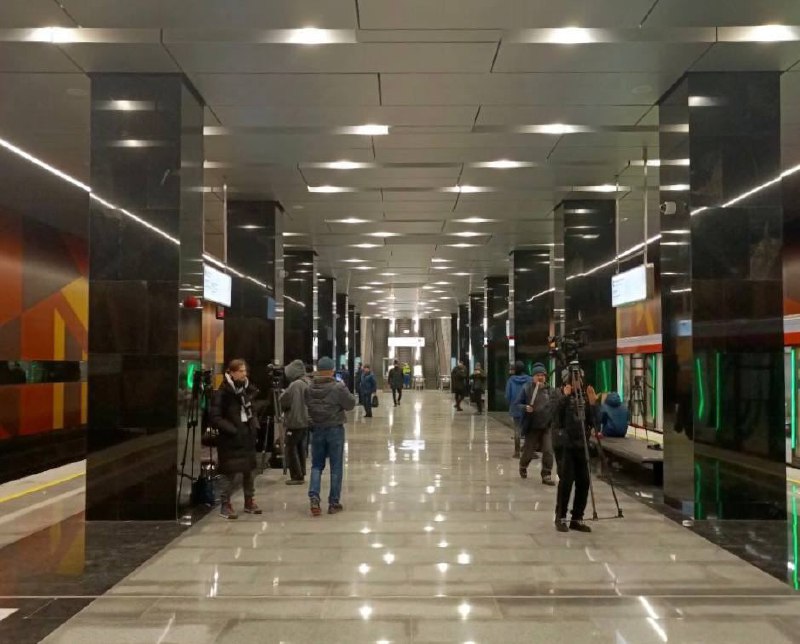 🚇Вчера открылись сразу три станции метро «Корниловская», «Коммунарка» и «Новомосковская»
📲Подпишитесь на Вдвижении | Сетка — социальная сеть от hh.ru