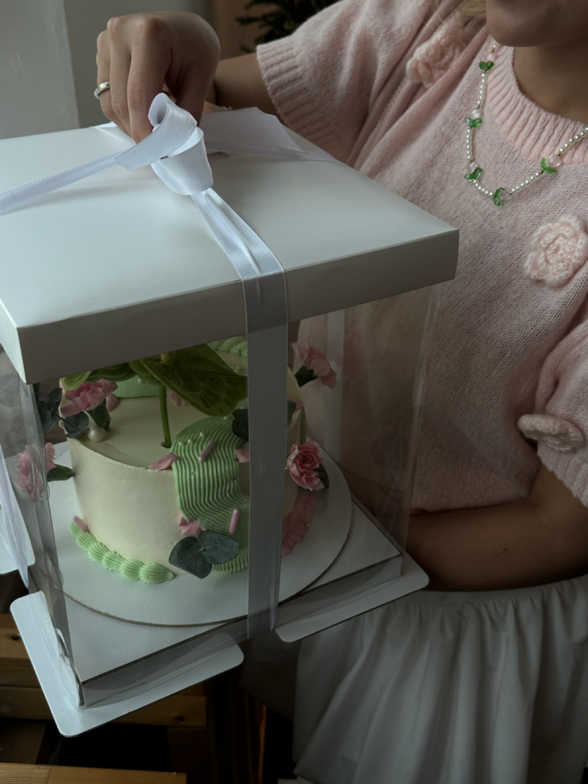 Это моё двадцатишестилетие🥹
Мне нравится делиться со всеми и радовать людей вокруг, поэтому каждый на моем празднике сделал себе букет в своем стиле | Сетка — социальная сеть от hh.ru